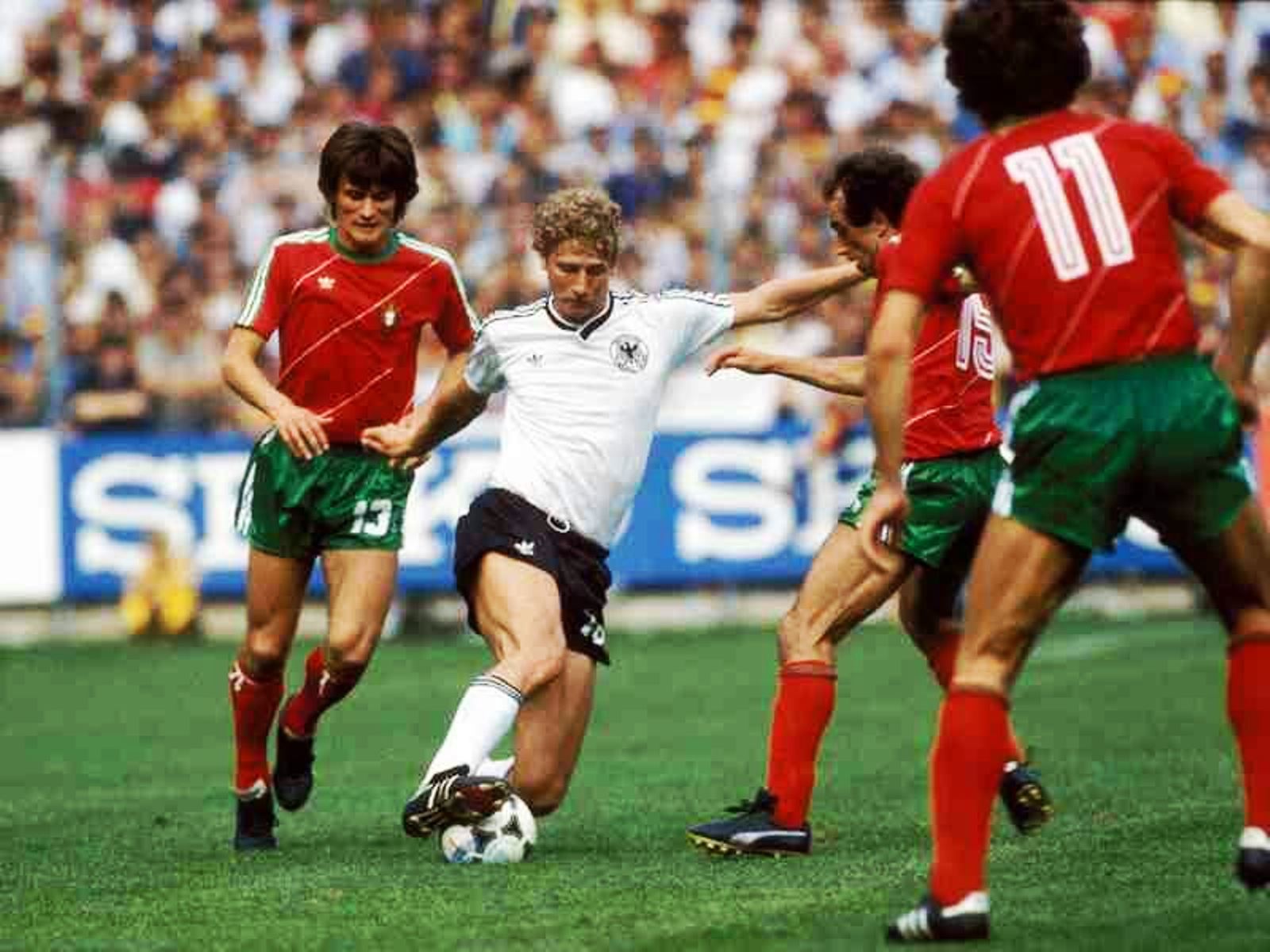 Футбол 2 группа 1 группа. Гвидо Бухвальд. Germany Portugal Euro 1984. West Germany Euro 1984. Франция 1984 Чемпионат Европы.